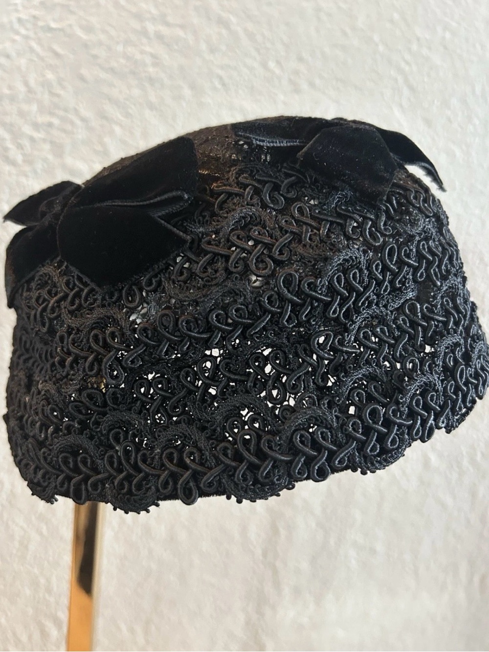 Vintage 1950 Black Soutache Cocktail Hat Sue Originals NY Lace Crown Velvet Bows